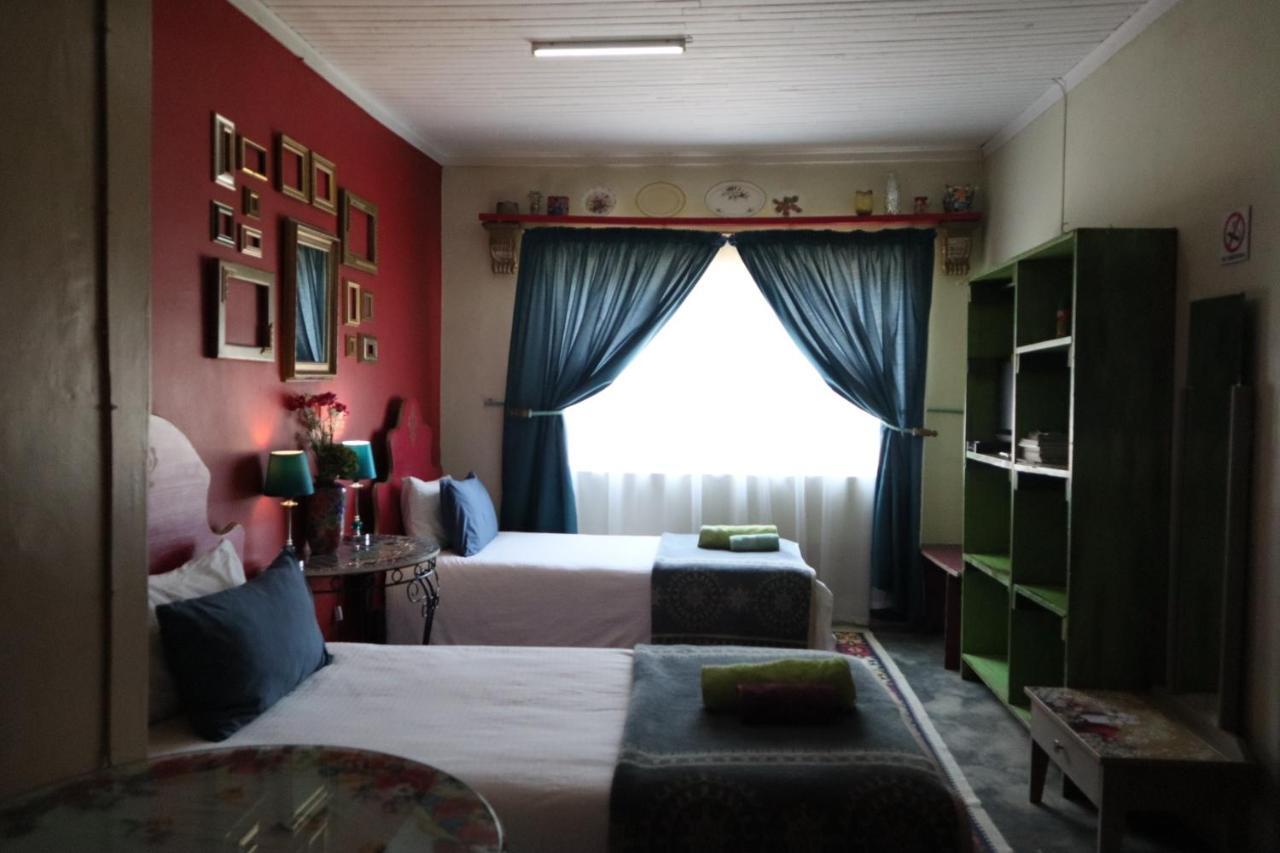 Rocks & Roses Farm Stay Lochiel Экстерьер фото